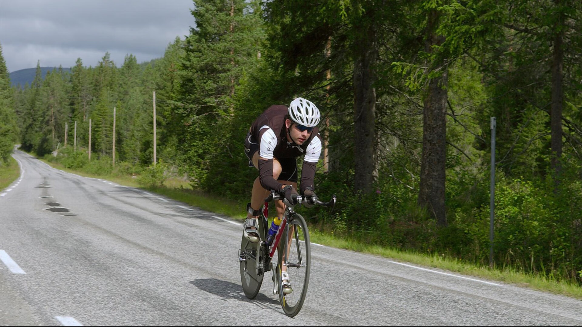Faker操作风采成为电竞传奇，faker操作名场面